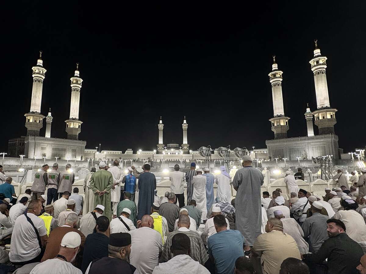 Mescid-i Haram’da yoğunluk sürüyor! Hacı adayları kutsal mekanlarda ibadet ediyor 12